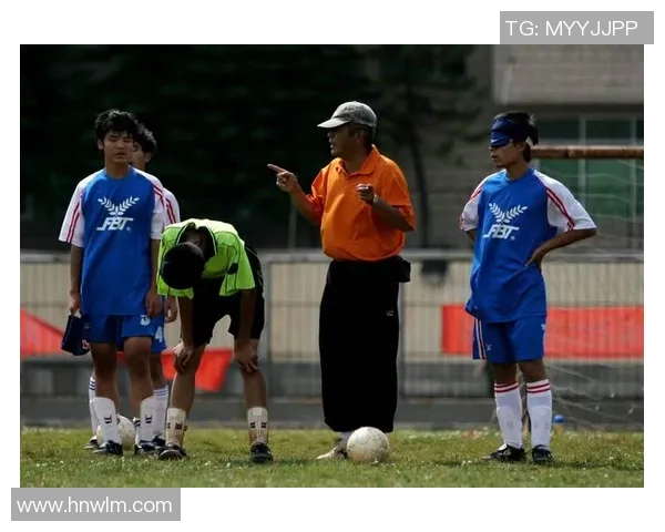 杨伟专访：从绿茵场到人生舞台的足球旅程回顾与展望