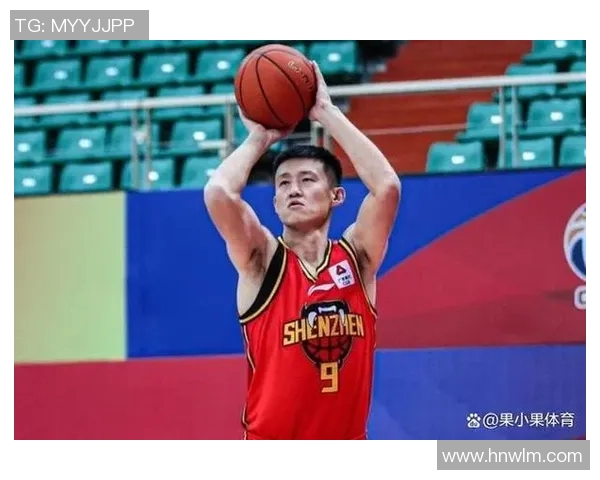 周鹏：从篮球场上的拼搏者到生活中的榜样，展现不屈精神与团队力量