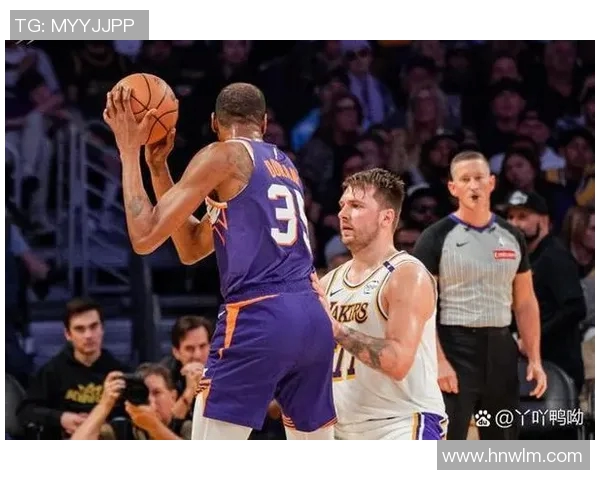 火箭与雷霆在2016至2017赛季季后赛中的激烈对决与精彩瞬间回顾